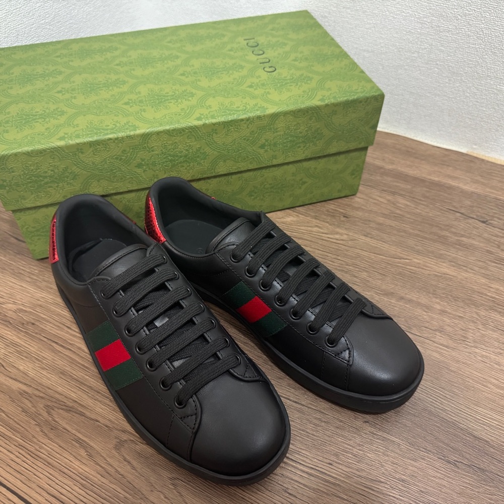 Gucci Women’s Black Sneakers with Red and Green Stripes - Picture 4 of 4